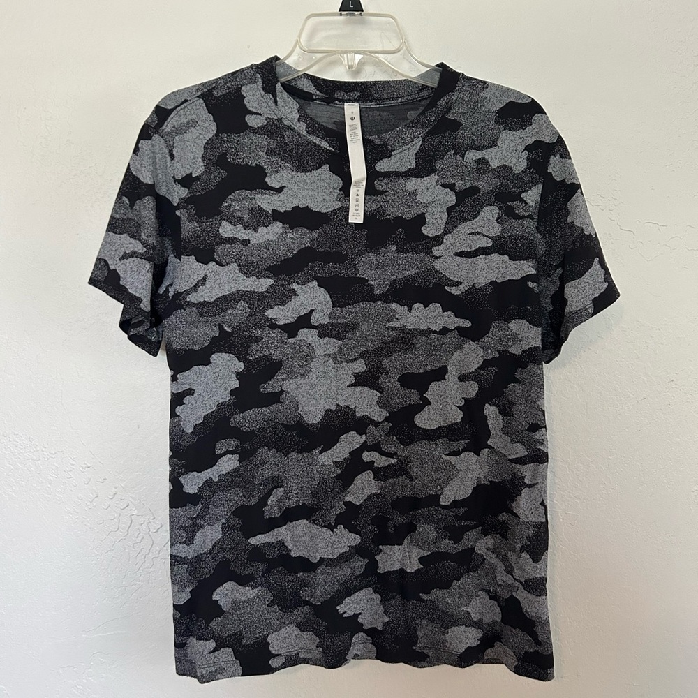 Lululemon 6 Camo shirt top black gray